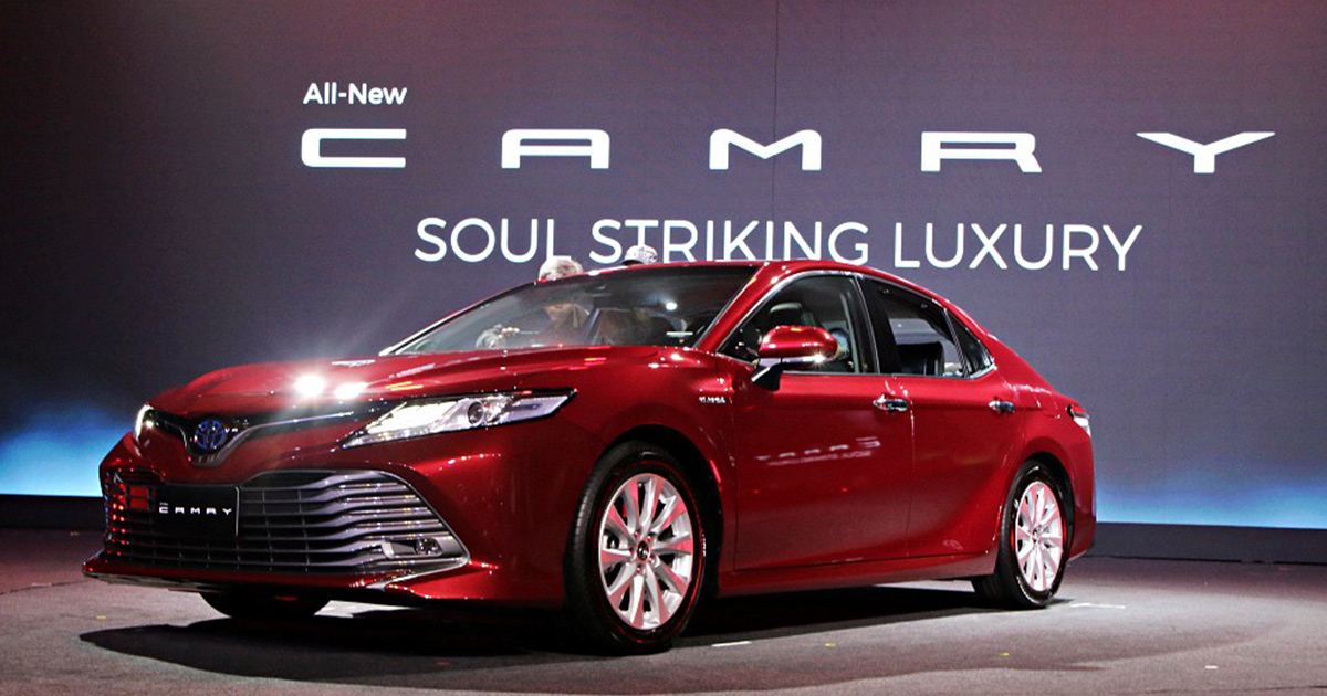 Logo Camry 70