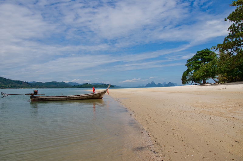อุทยานแห่งชาติอ่าวพังงา เกาะละวะใหญ่