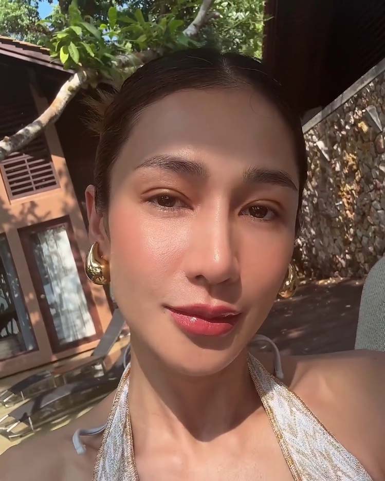 เนย โชติกา