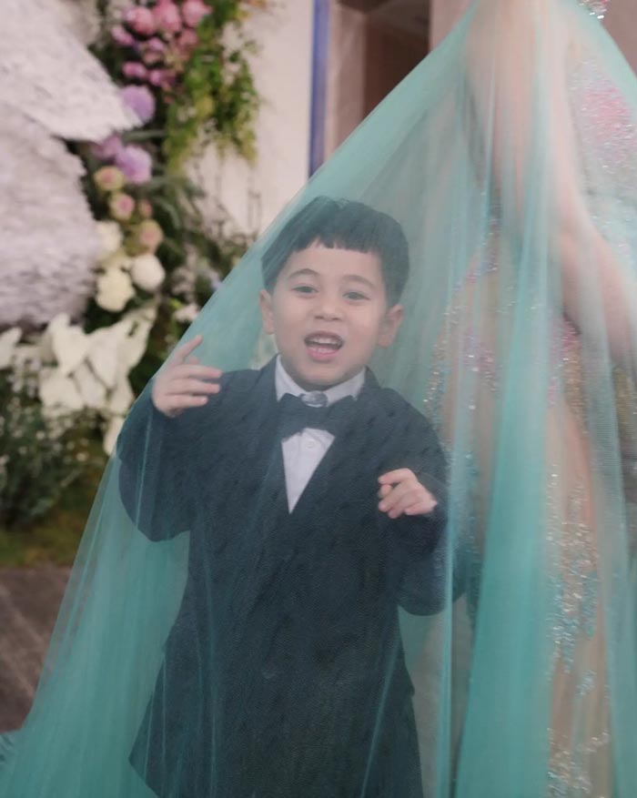 น้องสายฟ้า น้องพายุ กับชุดซีทรู ชมพู่