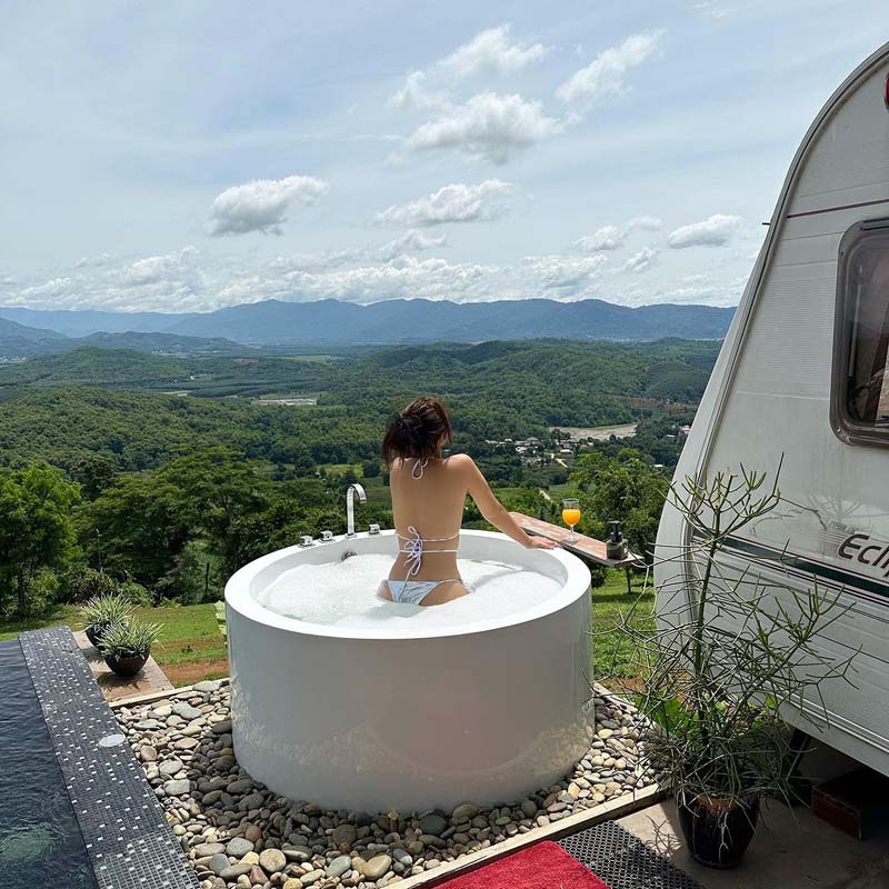 บี น้ำทิพย์ ชุดว่ายน้ำ