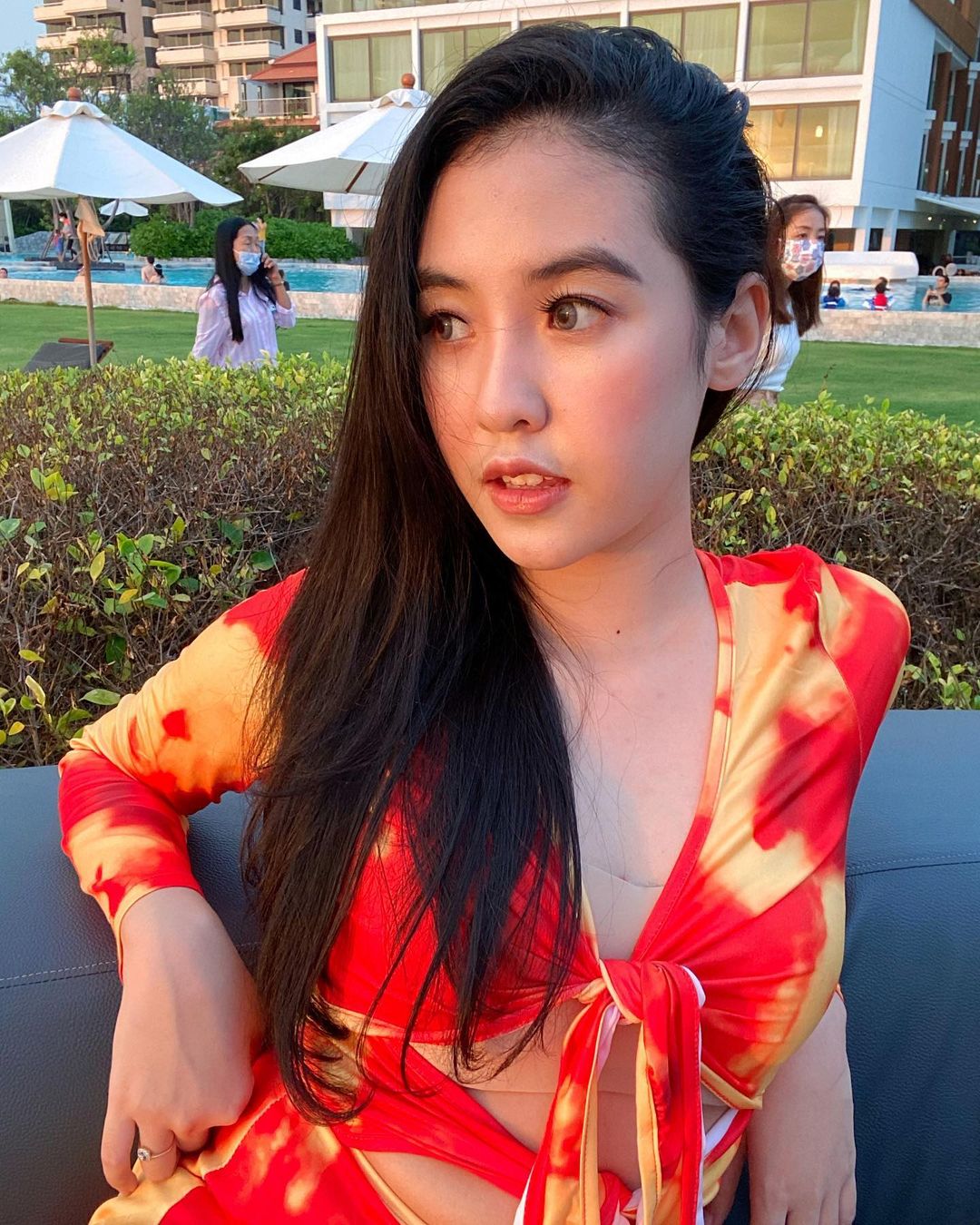  น้องพ้อยท์ VS น้องพลอย