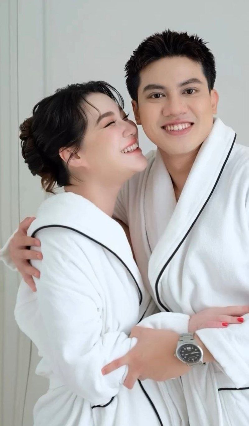 แต่งแล้ว นนนี่ ลูกสาว แอน สิเรียม ควงแฟนหนุ่มเข้าพิธีวิวาห์ เจ้าสาวสวยออร่ามาก