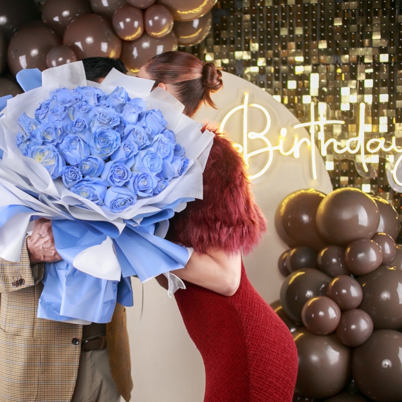 อุ้ม ลักขณา