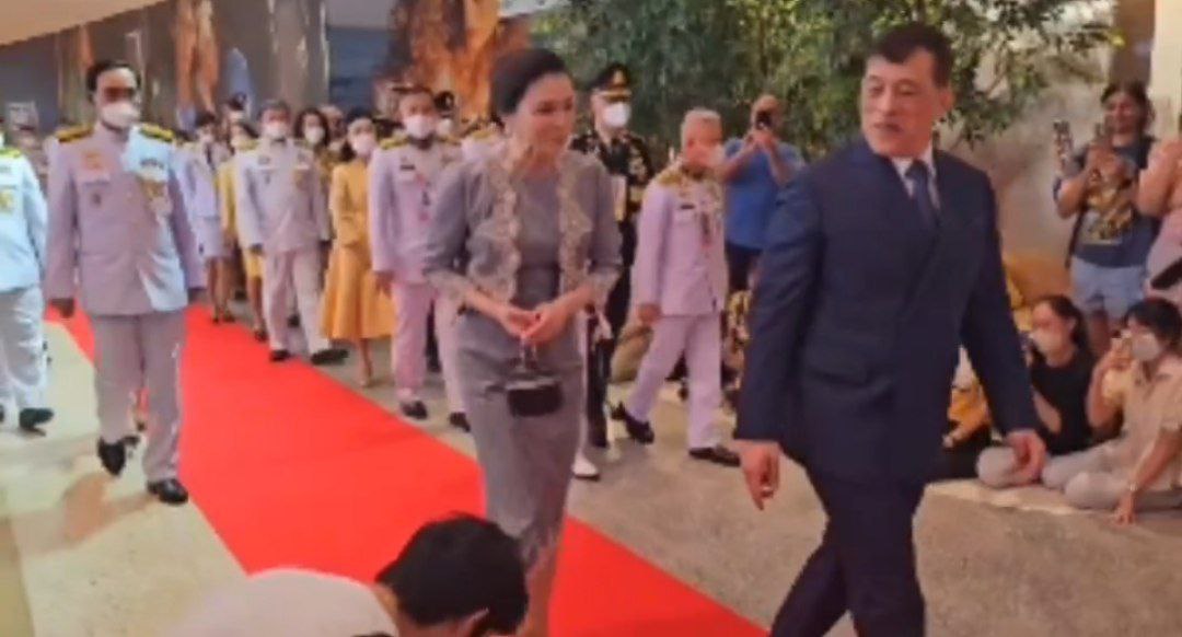 ในหลวง พระราชินี