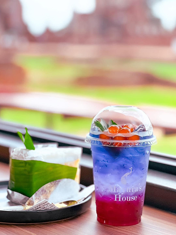 เครื่องดื่มและขนมร้านเรือนมยุรา Mayura's House