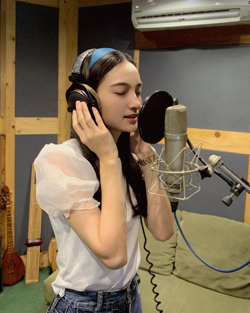 แอนน่า กลึคส์