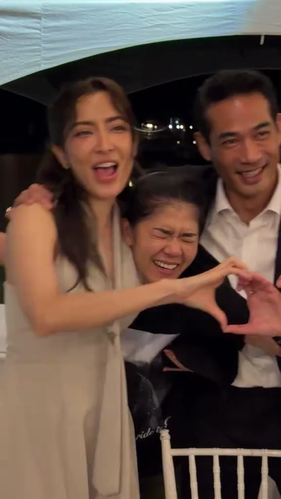 พิ้งกี้ สาวิกา ตุ้ย ธีรภัทร์ ควงคู่ร่วมงานแต่ง น้ำหวาน