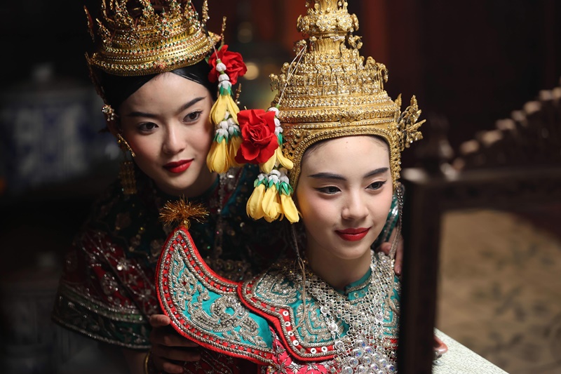 สอดสร้อยมาลา ละคร