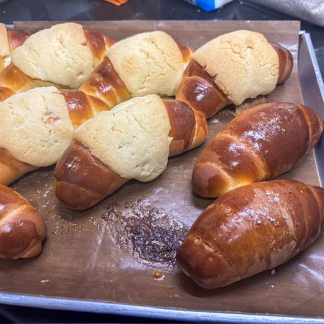 สูตรขนมปังเกลือแครกเกอร์ หรือ Craquelin Shio Pan เมนูขนมปัง ขนมปังเกลือ ชิโอะปัง สูตรขนม