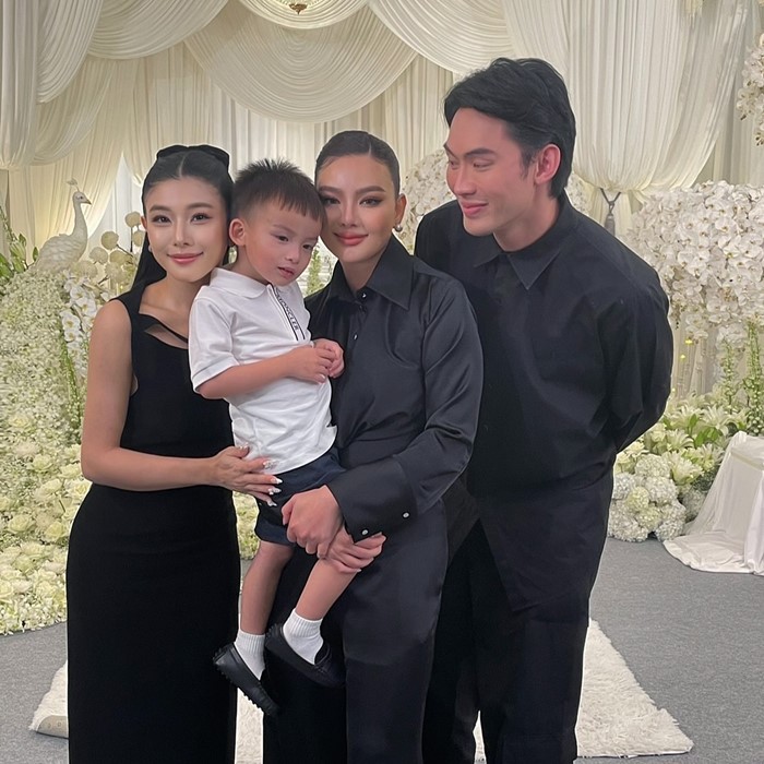 เบลล่า ราณี พร้อม พลอย ผจก. ร่วมไว้อาลัยงานศพคุณพ่อ ดิว อริสรา 