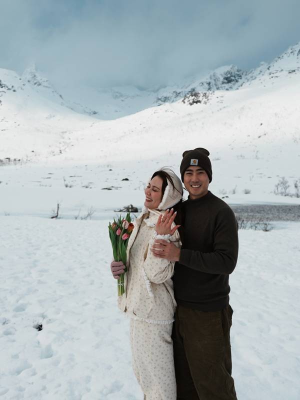 ฮัท เดอะสตาร์ ขอแต่งงาน