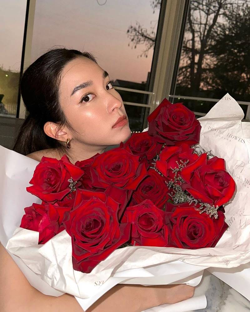 โม มนชนก 