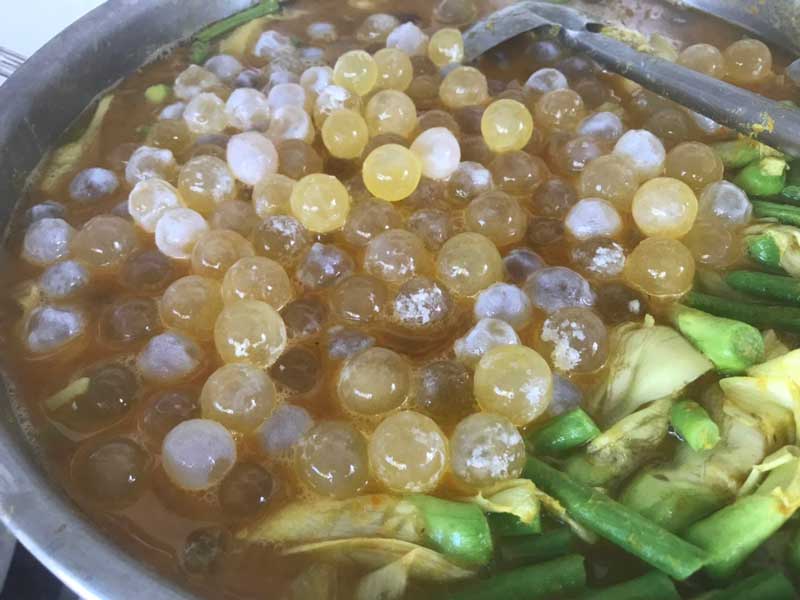 แกงเหลืองไข่ปลาริวกิวผักรวม