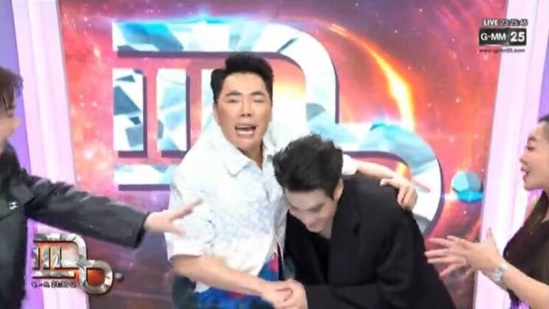 เจเจ มดดำ