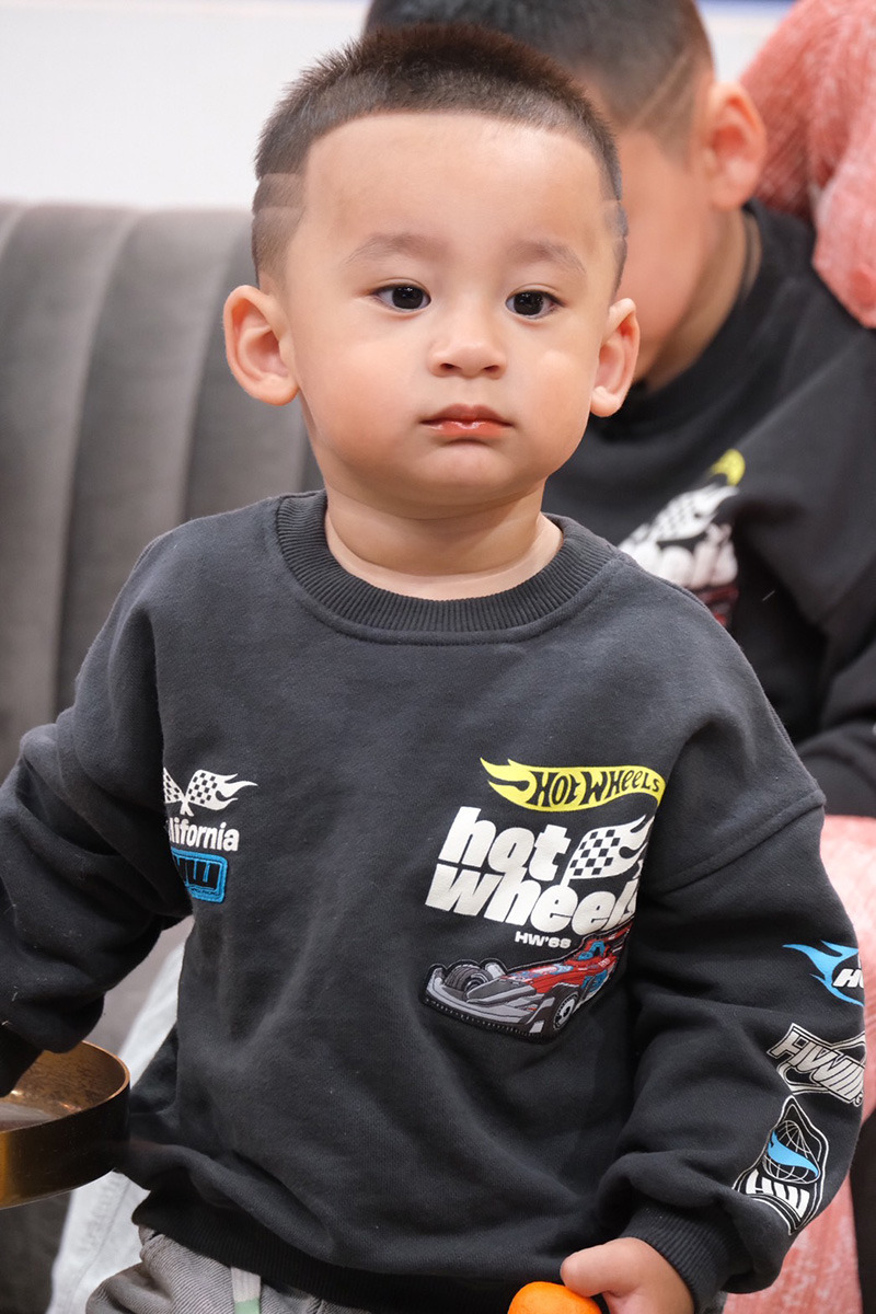 เวฟ บุ้ง ใบหยก เมินคนมองเว่อร์เรื่องเลี้ยงลูก