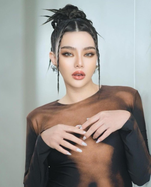 ดิว อริสรา ประวัติ 14 เรื่องรู้จักอดีตนางร้ายหน้าสวย กับหลากเรื่องราวในชีวิต