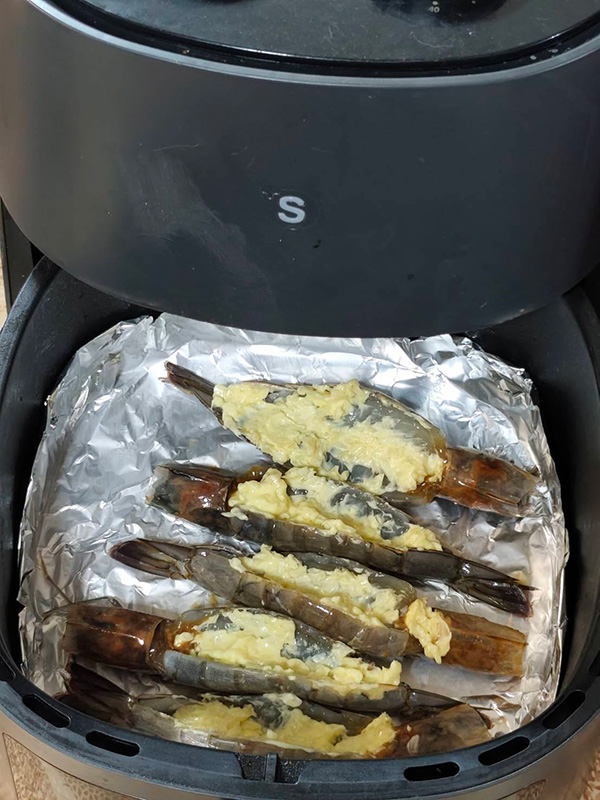 สูตรกุ้งย่างเนยจากหม้อทอดไร้น้ำมัน กุ้งย่างเนยกระเทียม