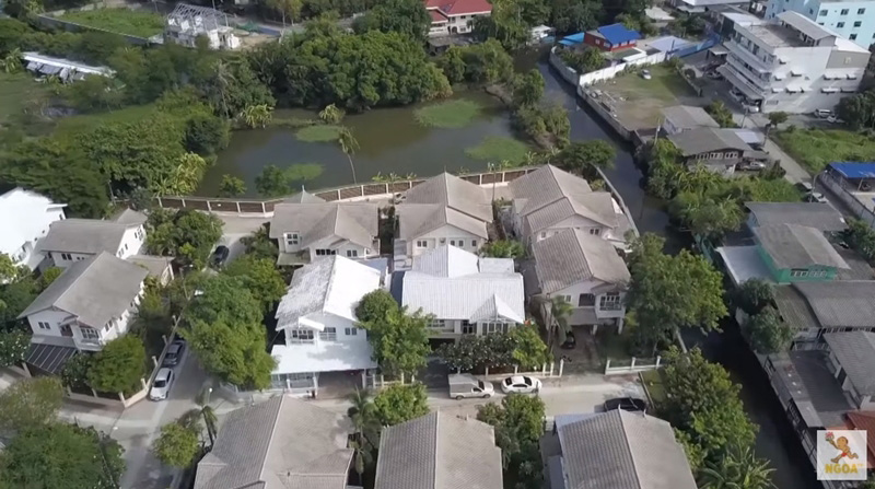 บ้านเจนนิเฟอร์ คิ้ม