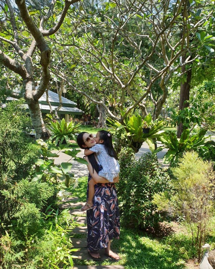 น้องปีใหม่ ลูกสาว แอฟ ทักษอร