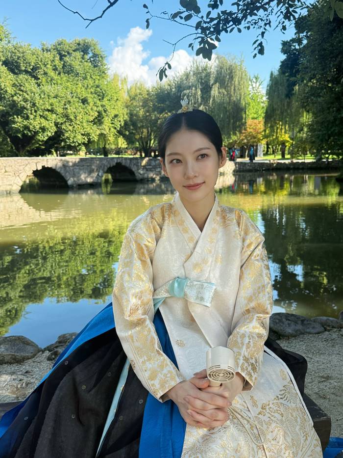 กงซึงยอน พระพันปีจาก Perfect Crown