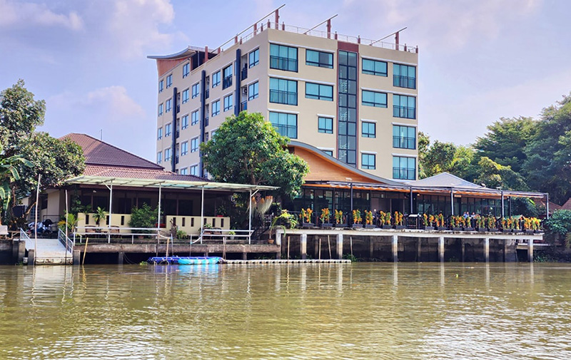 บรรยากาศริมน้ำ Tamarind ณ บางคล้า