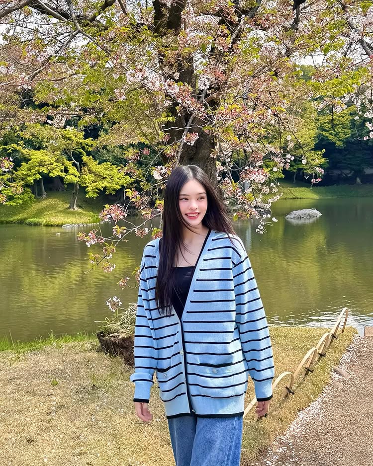 แอลลี่ อชิรญา กับแฟชั่นชุดเดินตลาดกลางคืนที่หัวหิน