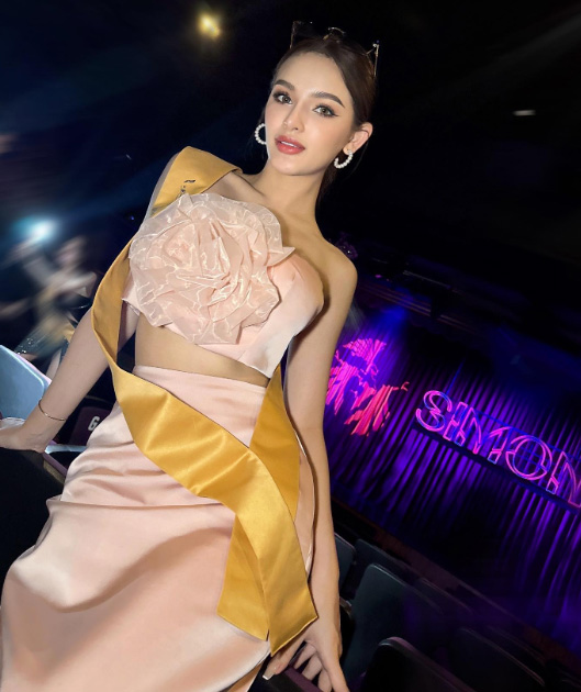 นอล์รี่ มิสแกรนด์ตรัง ประวัติ