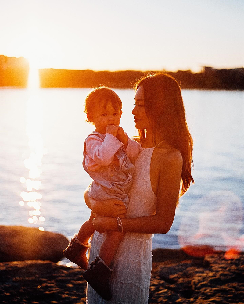  คลิปอดีตนางเอกสาวเฉี่ยว ขับเครื่องบินสุดเท่