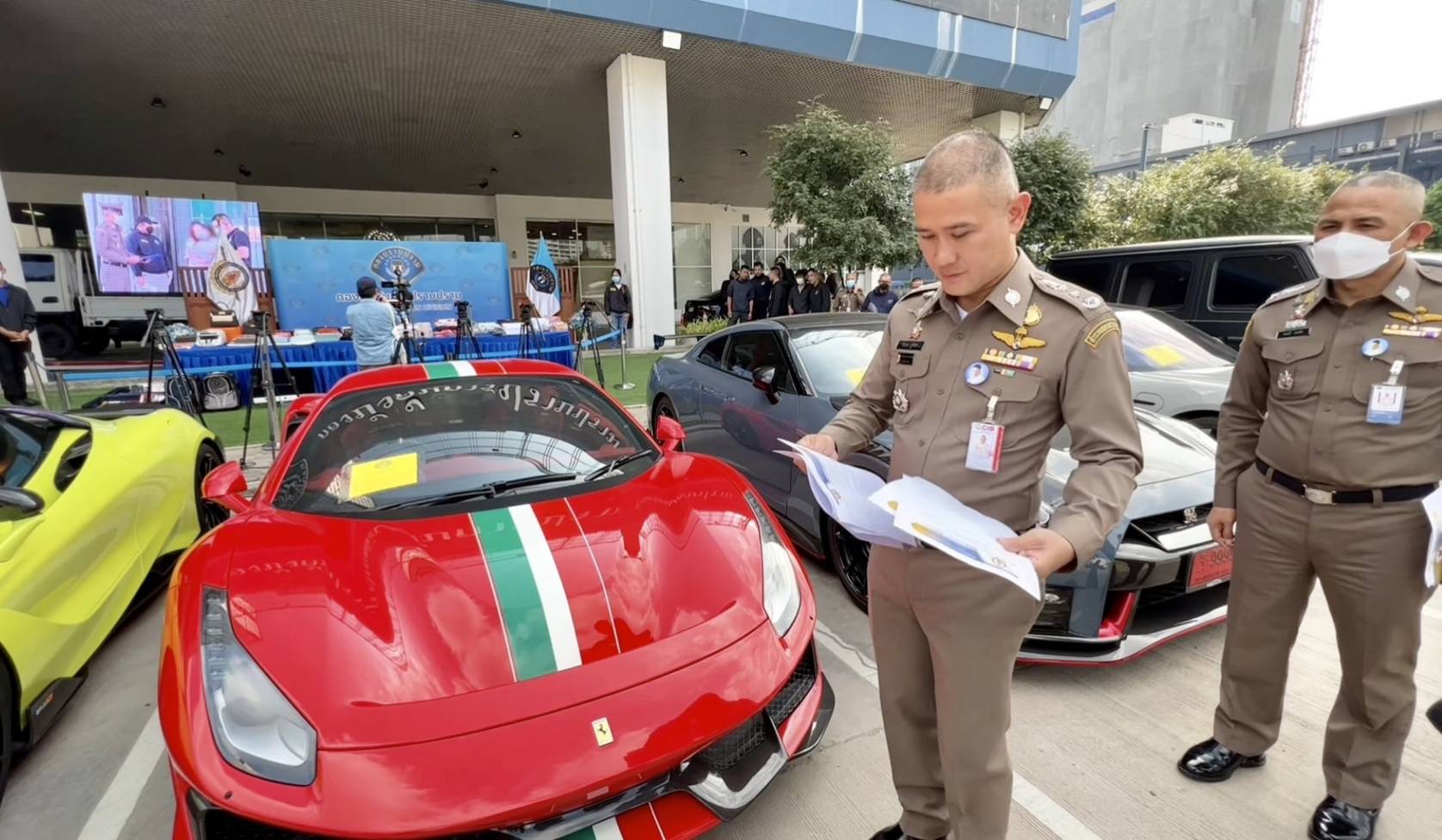 แยม ธมลพรรณ์ 