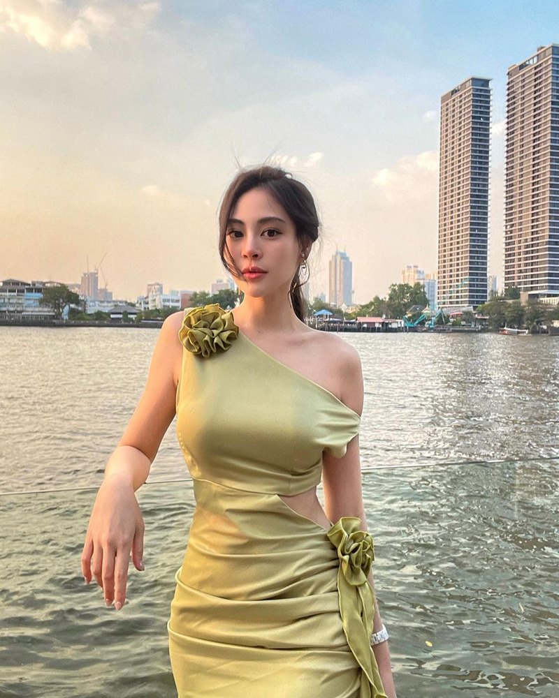 หยิน ฝันดาว แบ้สกุล