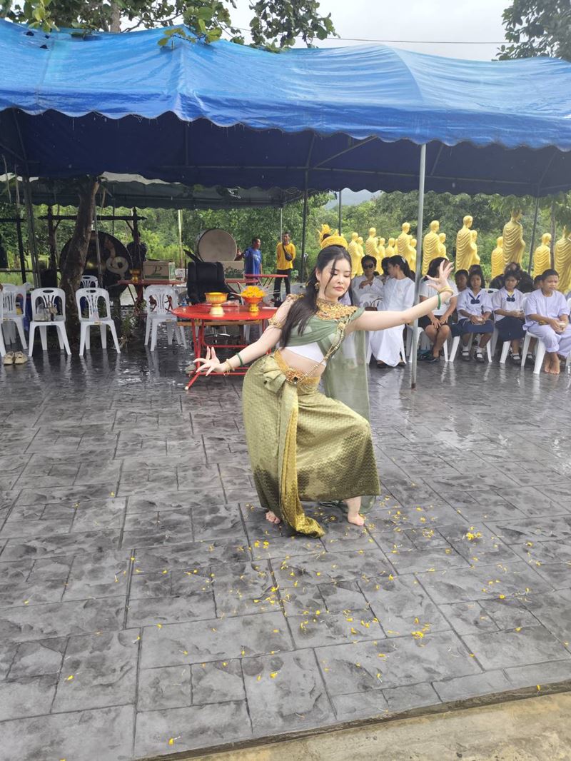 ลิลลี่ เหงียน รำฟาด หมอเขมร