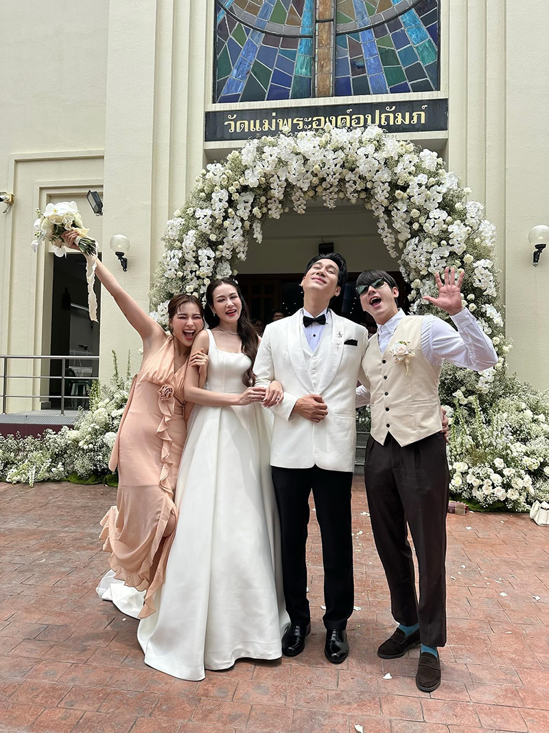 นจิ แต่งเต็มไปงานแต่งพร้อม มาริโอ้ แต่รถดับ