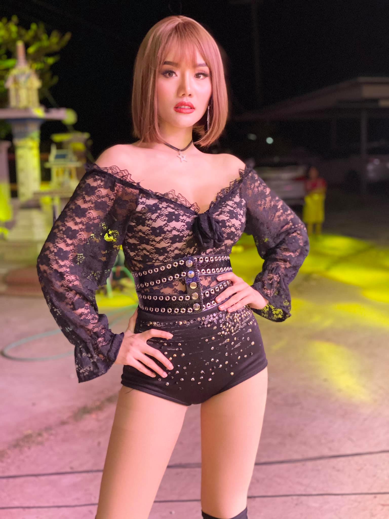 แพรวพราว แสงทอง