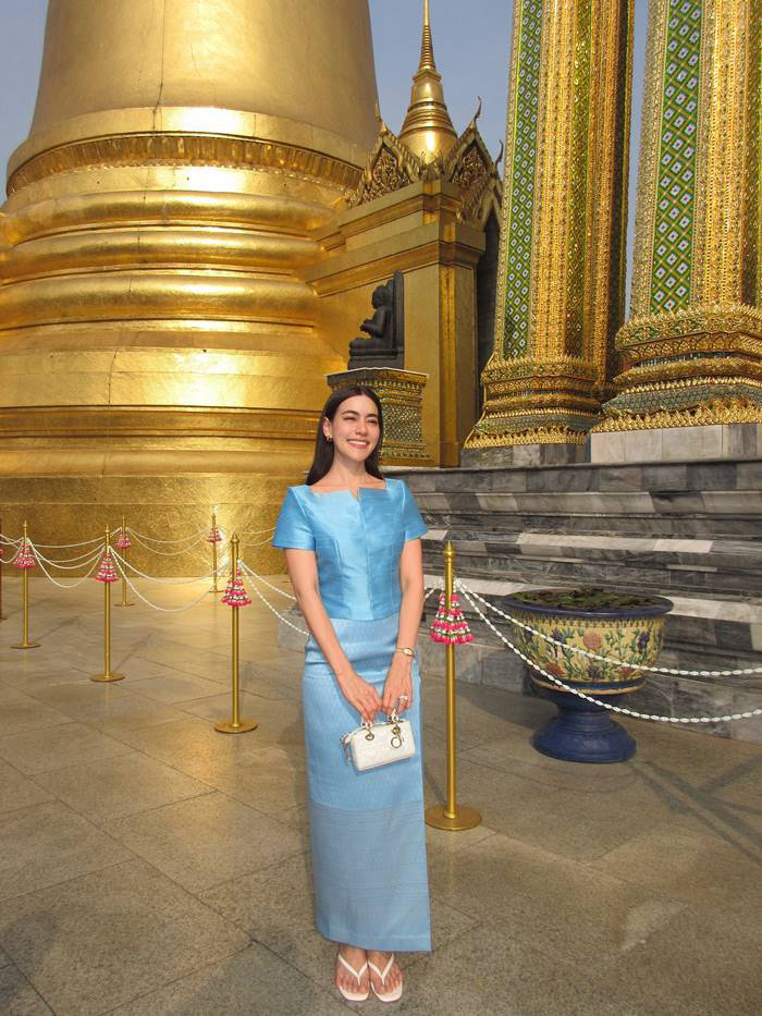  คิมเบอร์ลี่ สวยสง่าในชุดไทยเรียบหรูดูแพง