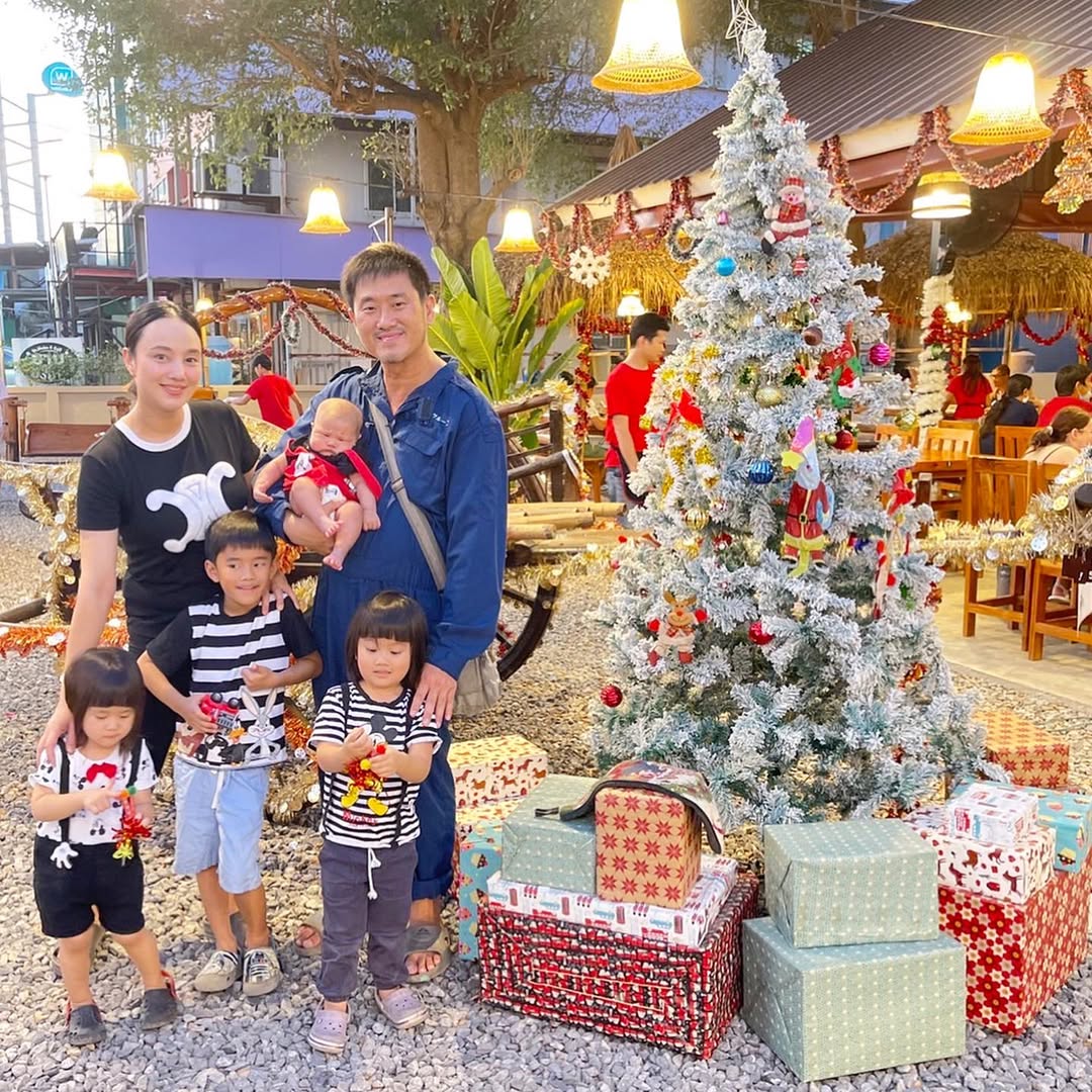 กุญแจซอล กับสามีและลูก ๆ 