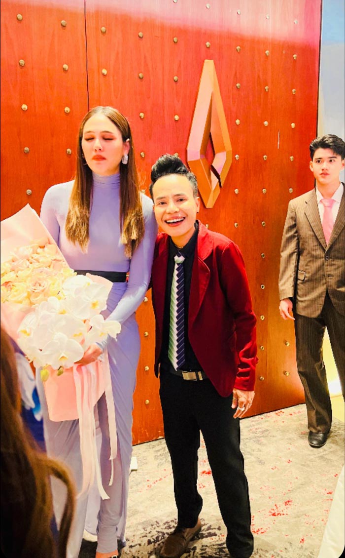 พี่ดำ ชมพู่