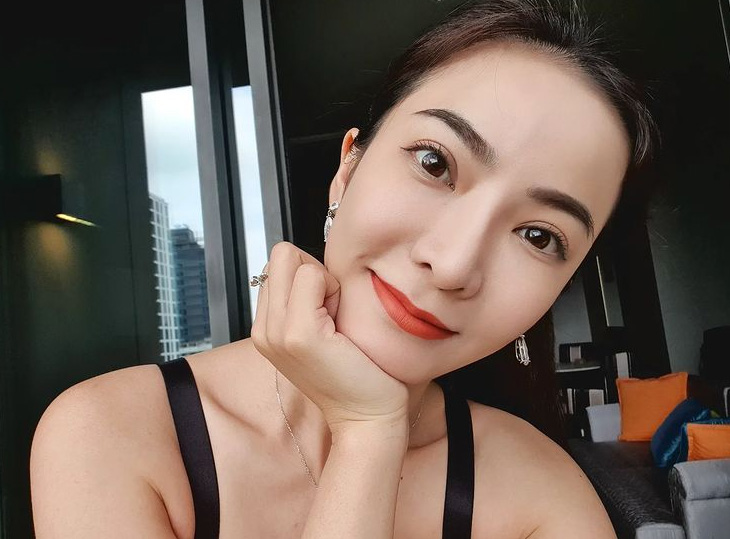 อาย วราไพรินทร์ ประวัติดารา