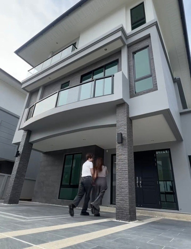 แม็ค วีรคณิศร์-วิว วรรณรท เผยโฉมเรือนหอหลังงาม