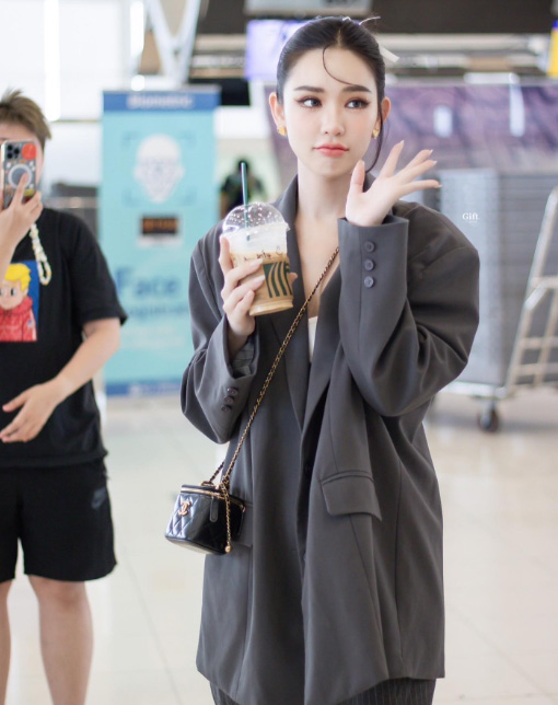 หลิน มาลิน แฟชั่นสนามบิน