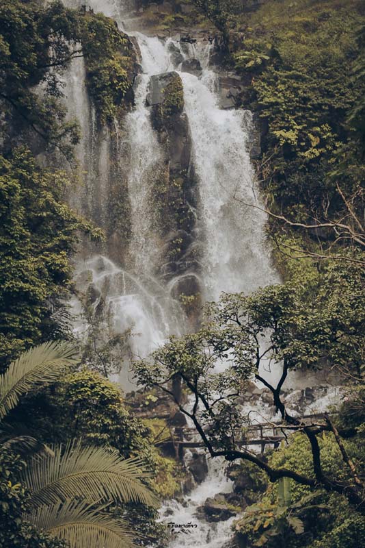 น้ำตกห้วยน้ำเย็น อมก๋อย เชียงใหม่ 