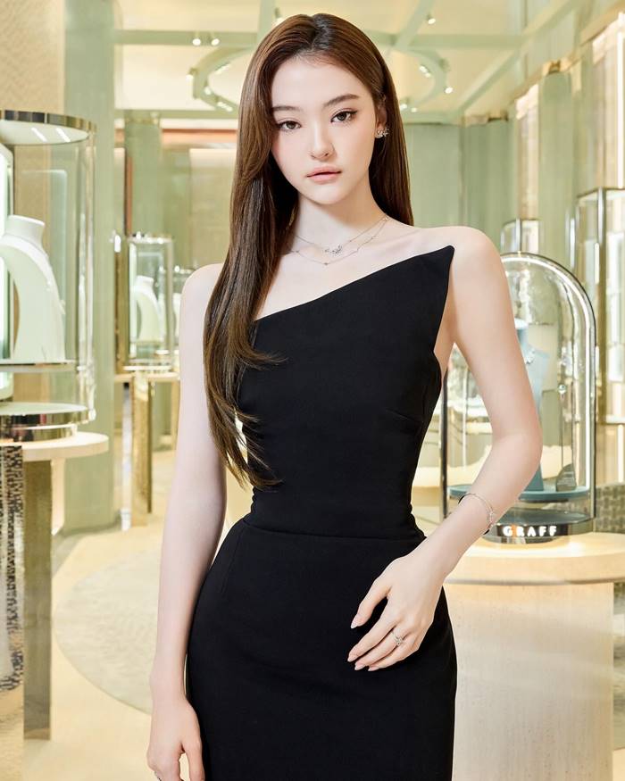 เอลล่า กรอสส์ เด็กที่สวยที่สุดในโลก