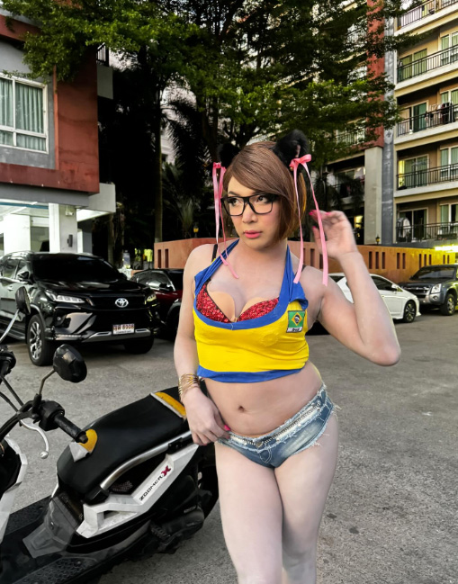 กะทิ กะทิยา  วันเกิด เอแคลร์ จือปาก