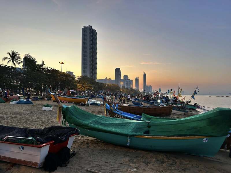 ตลาดเด็ดพัทยา-สัตหีบ ตลาดประมงพื้นบ้าน จอมเทียน 