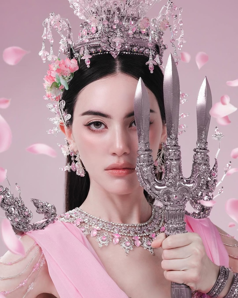 ใหม่ ดาวิกา