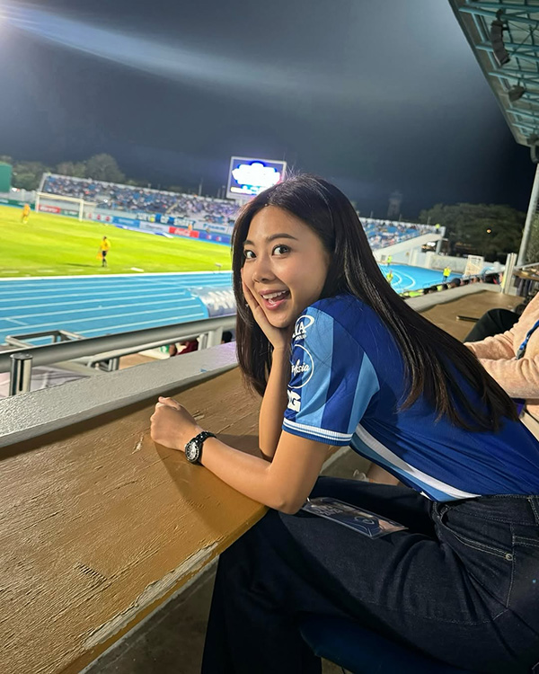 เนย ซินญอริต้า ประวัติ
