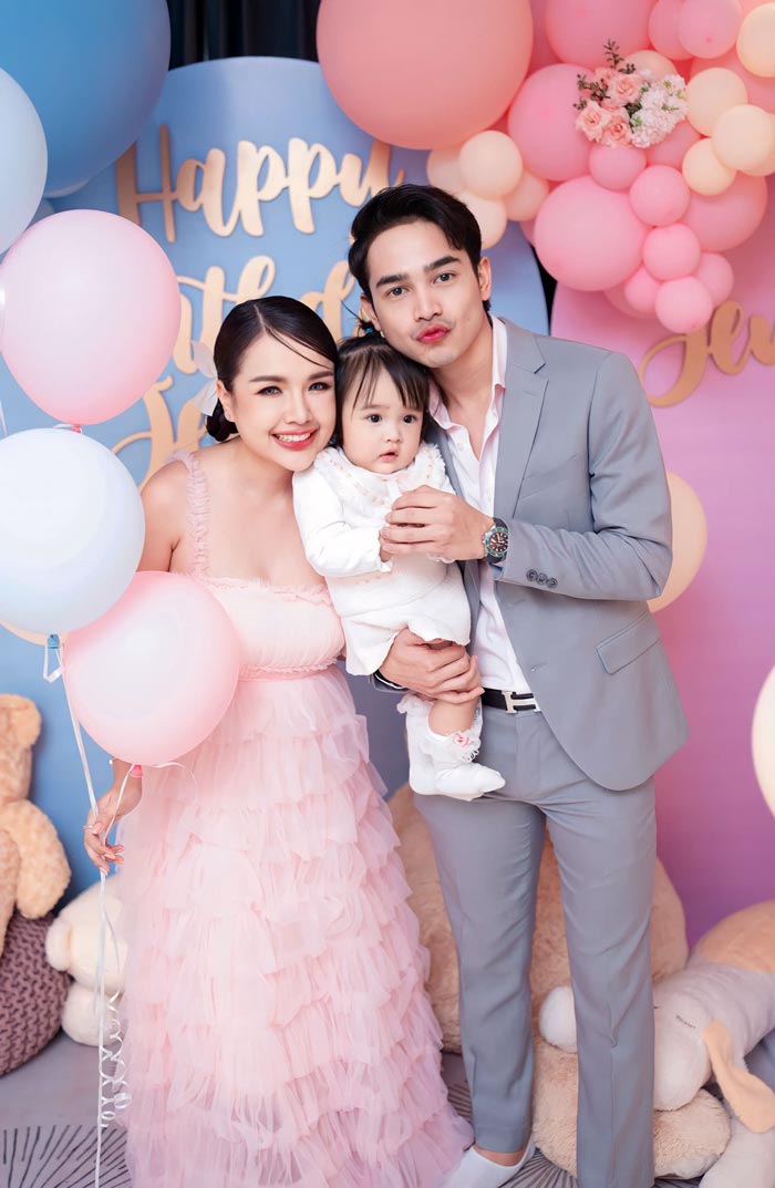 เจนนี่ ยิว