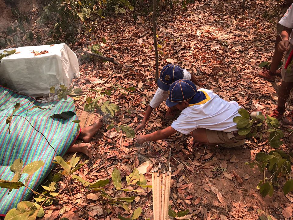 ครูแต่งผีบ้า