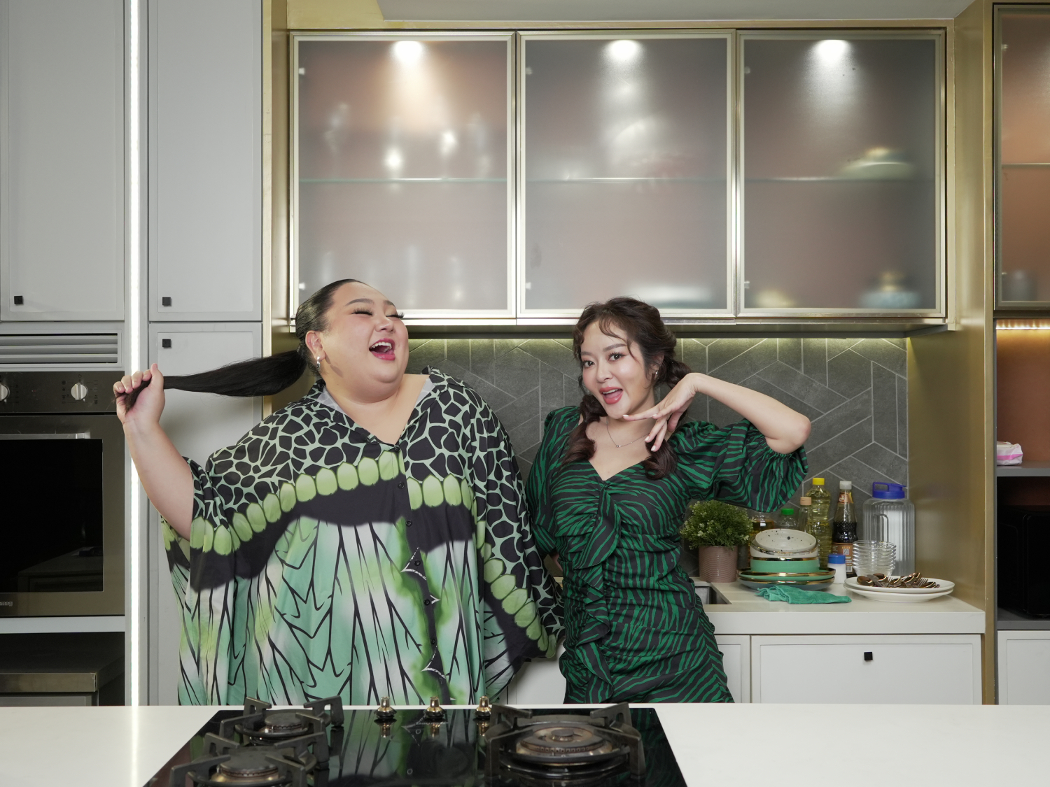 เอแคลร์ จือปาก 