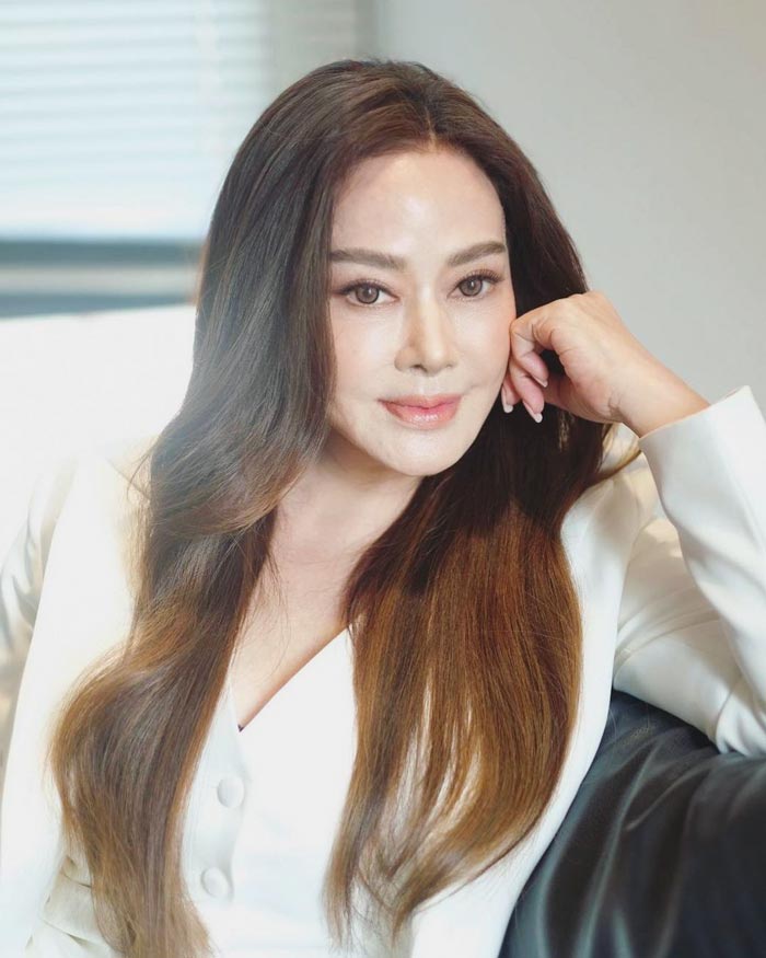 จิ๊ก เนาวรัตน์